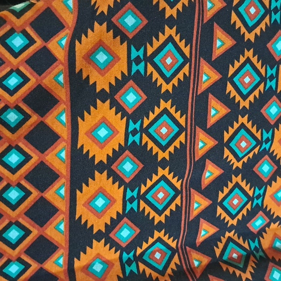 Lularoe Randy tee - Picture 2 of 3